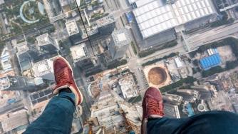 10 спиращи дъха снимки на градски катерачи