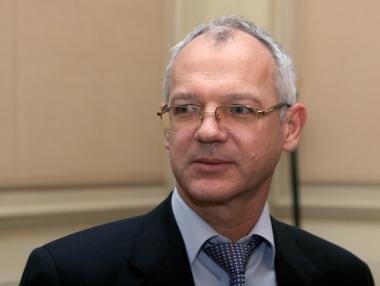 Икономиката ни се съживява, макар и бавно