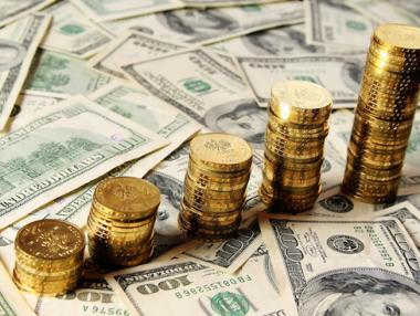 Доларът се отдалечи от дъната