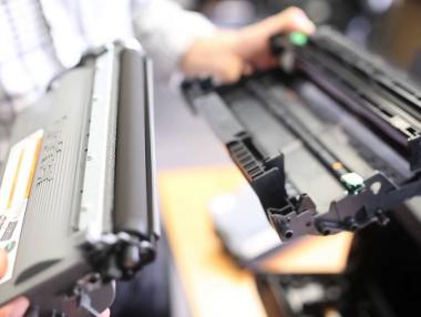 КЗК видя картел при дистрибуторите на тонер