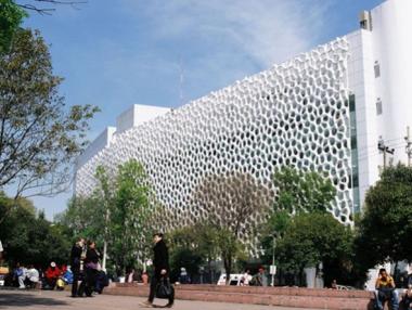 Иновативна болница в Мексико пречиства въздуха