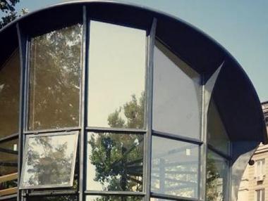 Уникална стъклена читалня отваря врати в София