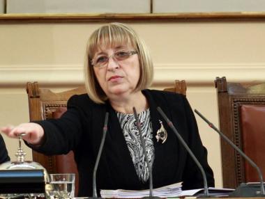 „Всеки има право на втори шанс, дори Мая Манолова“