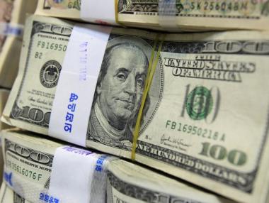 Доларът на печалба, в очакване на добри данни от САЩ