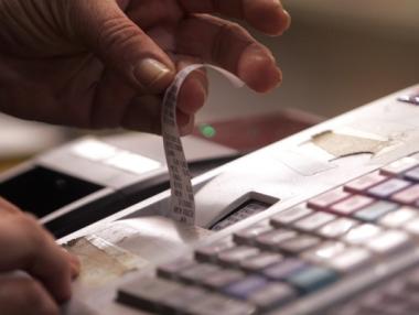 Търговците масово не издават касови бележки