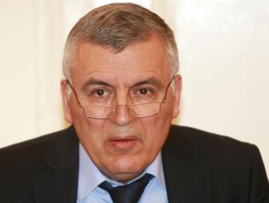 Лошите заеми задържат лихвите високи