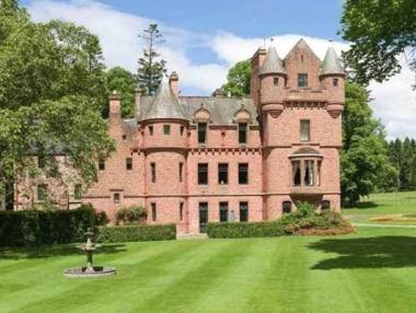 Замъкът, който бе харесан от Тейлър Суифт