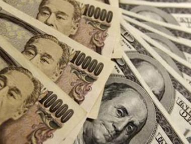 Доларът възвърна позиции след успокоението от Китай