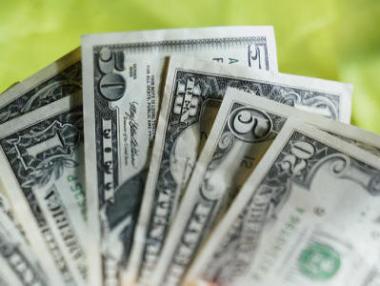 Окуражителни данни от САЩ подкрепиха долара