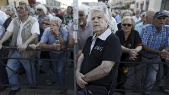 393 евро ще бъде минималната пенсия в Гърция