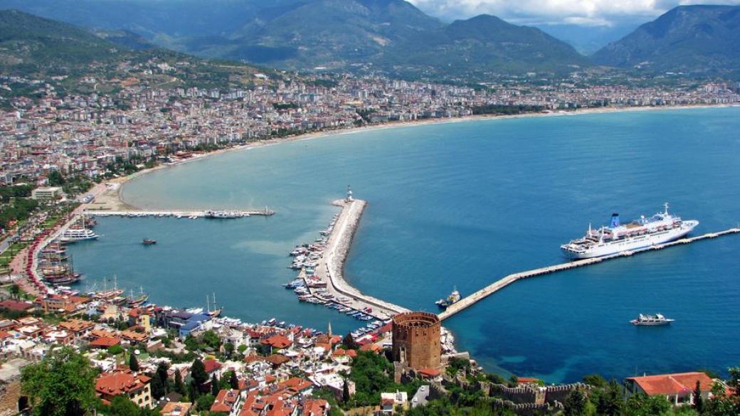 Турция отложи уроците заради туризма