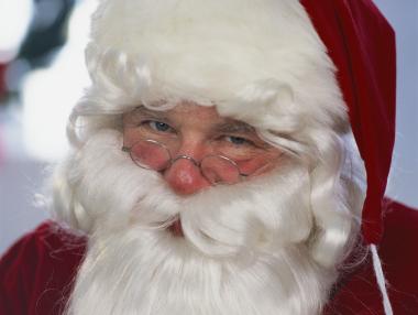 Четири месеца преди празниците, Дядо Коледа фалира