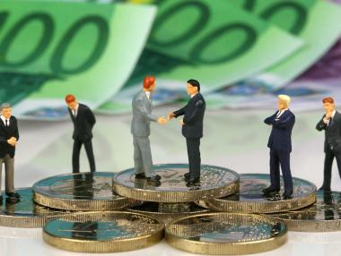 Оборотът в транспорта, складирането и пощите расте