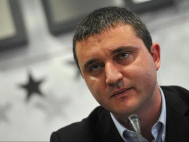 Позволената сума за разплащане в брой ще бъде намалена