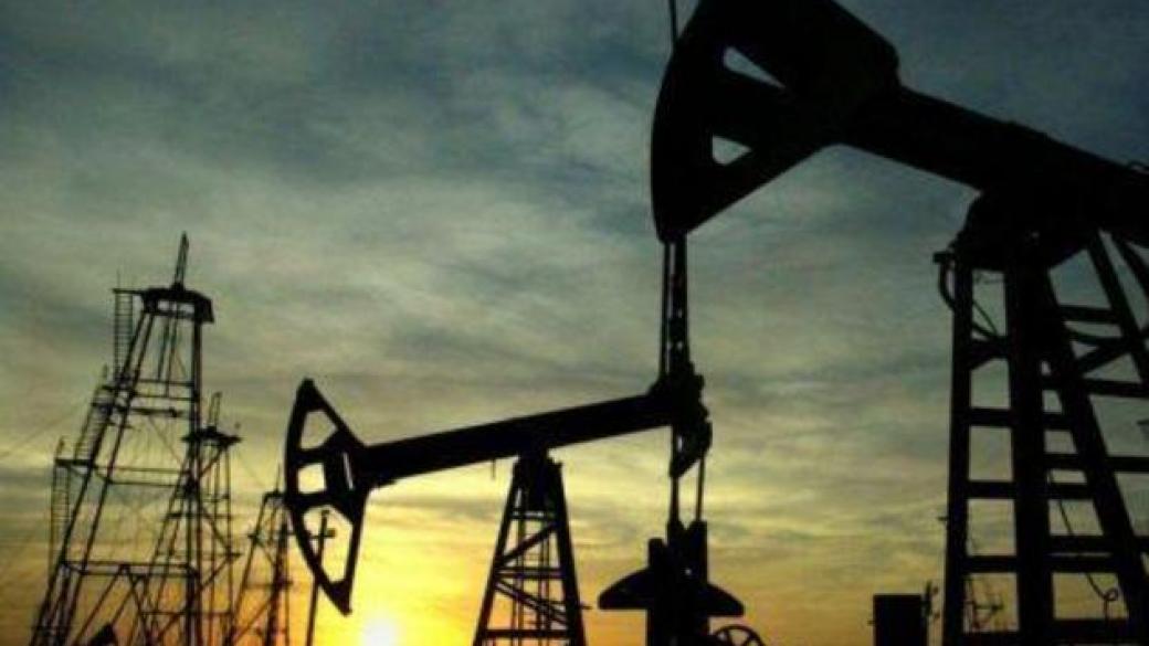 Цената на петрола стигна 6-годишно дъно