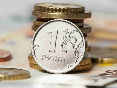 Руската рубла спадна до най-ниското си ниво за 2015 г.