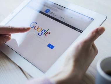 Google ще показва и дупките по пътищата