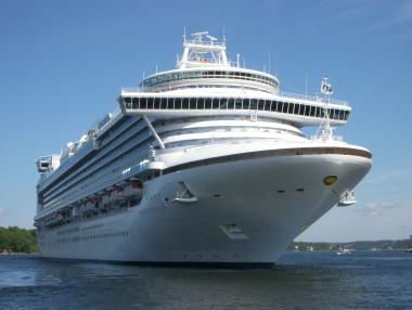 Бургас посрещна круизния кораб Emerald Princess