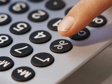 Промишлените предприятия заемат 49% от общата продукция