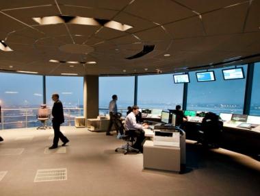 Търсят се ръководители на полети