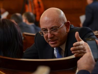 Монополът е в хранилищата за горива