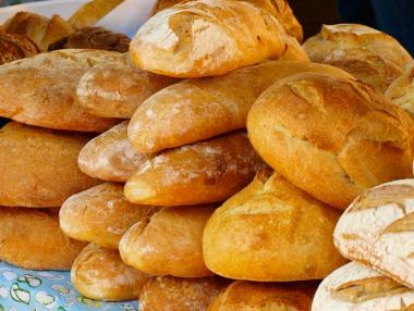 Пшеницата поевтинява, а хлябът не