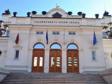 Държавата ще плаща на частните детски градини и училища