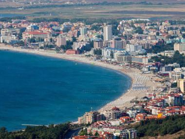 99 от 100 проверени будки в Слънчев бряг са незаконни