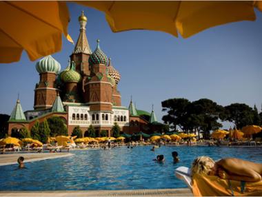 Руснаците пътуват все по-малко