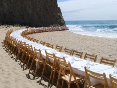 Стотици се събраха на най-дългата вечеря на плажа