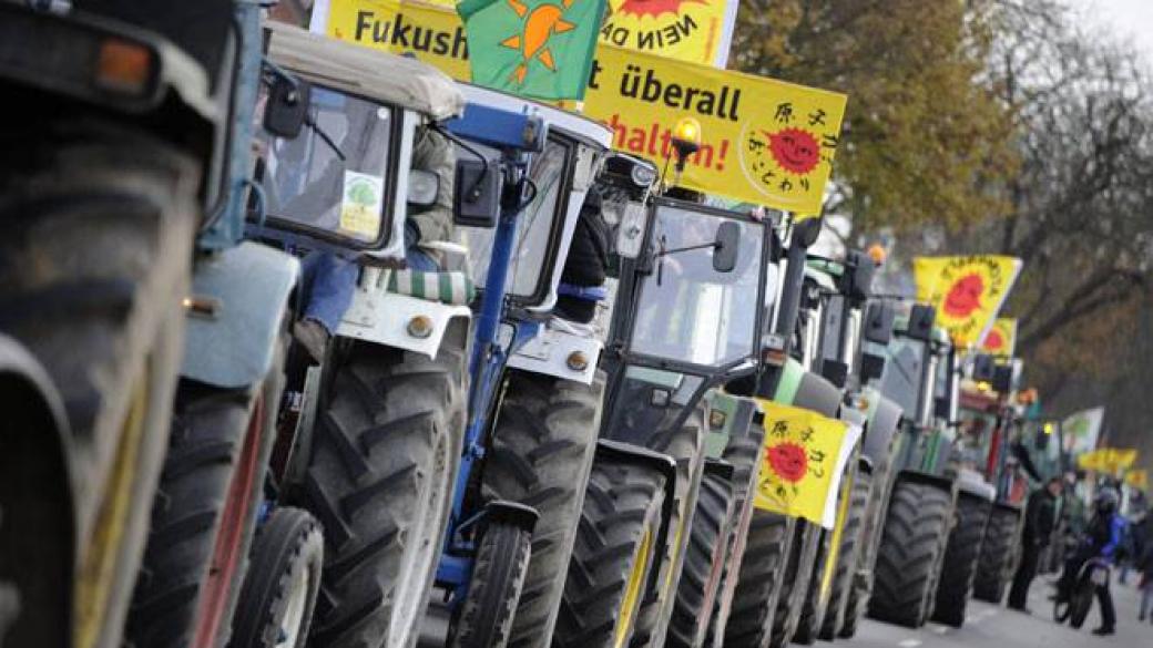 Земеделци протестират в Брюксел заради ниските цени на млякото