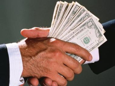 Посланици от ЕС срещу отхвърлянето на антикорупционния закон