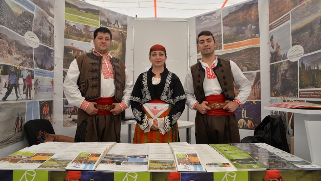 Български общини показаха своите традиции и обичаи