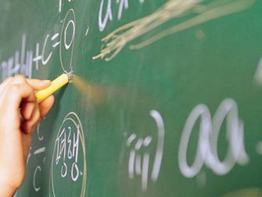 Учителите без обещаното увеличение на заплатите тази година