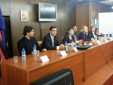 Износът на България нараства трайно