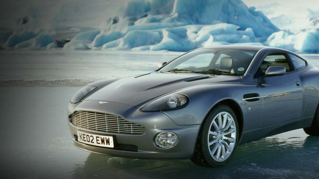 Aston Martin с модел Джеймс Бонд