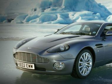 Aston Martin с модел Джеймс Бонд