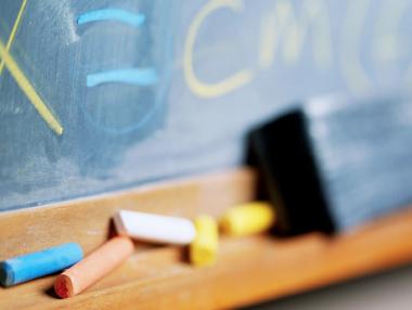 КЗП ще проверява за цигари и алкохол в училищата