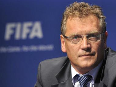 Генералният секретар на FIFA отстранен заради корупция