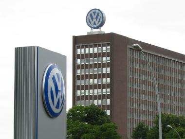 Акциите на Volkswagen се сринаха с почти 14%