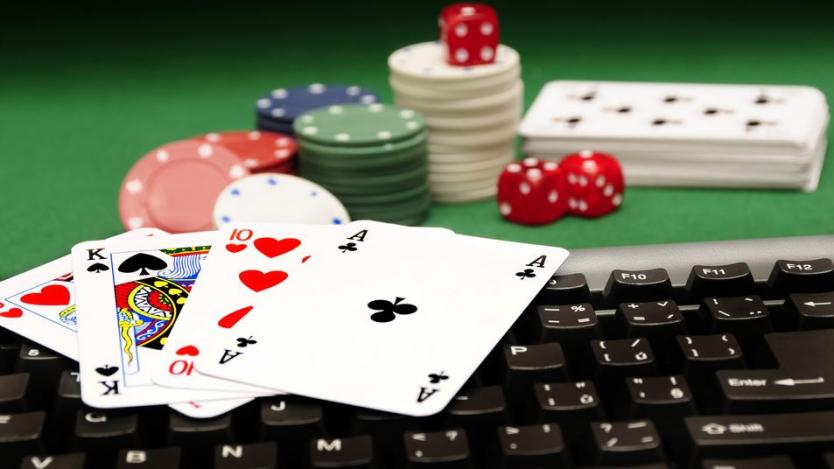 Вирус разкрива картите при онлайн покер