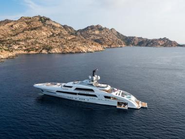 Яхтата, с която пътешестват Бионсе и Джей Зи