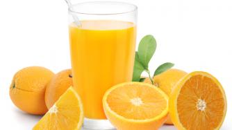 Българите пият все повече плодови напитки