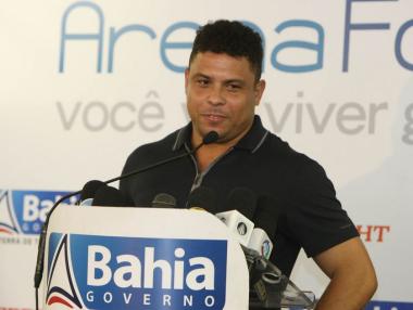 Роналдо открива футболни училища в Китай