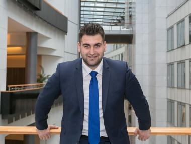 Андрей Новаков в еврочат за младежката безработица