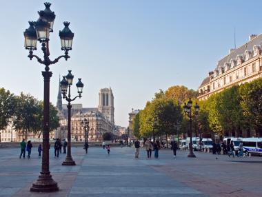 Париж въведе глоба за хвърлени фасове на улицата