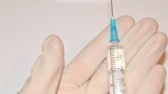 Руски учен си инжектира бактерия за вечен живот