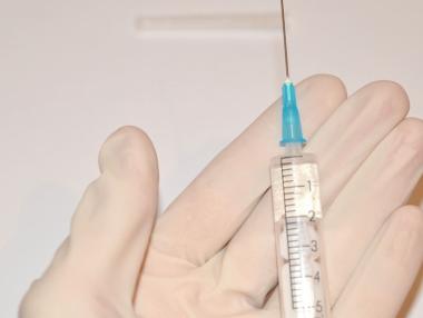 Руски учен си инжектира бактерия за вечен живот