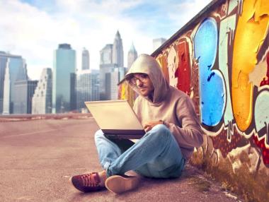 Безплатен курс за млади художници по уеб технологии