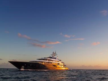 Великолепната яхта Solandge